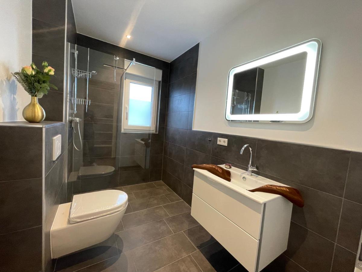Exklusive Wohnung Zentral Mit Grossem Balkon Losheim Exteriör bild
